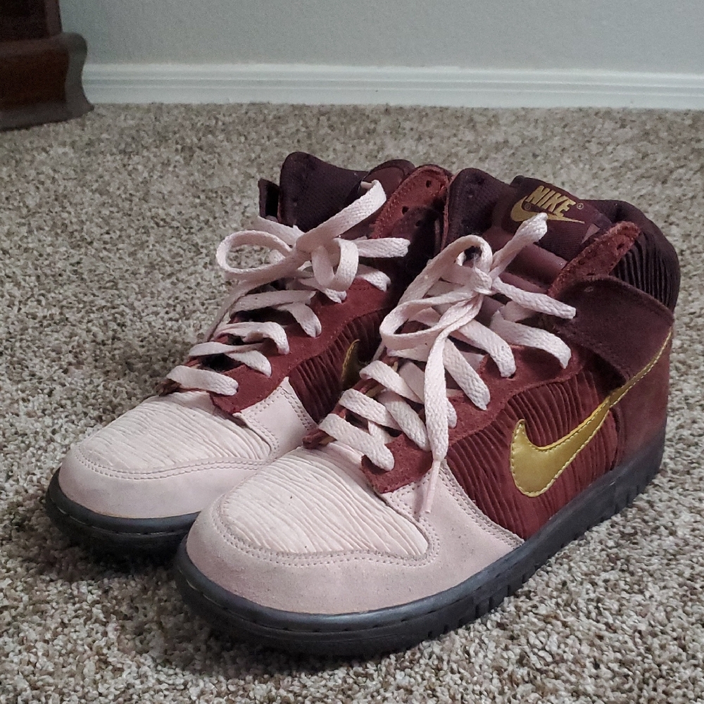 Nike SB Dunk High “Mama Bear” | Size 5.5Y (Women’s 7) - Picture 1 of 9